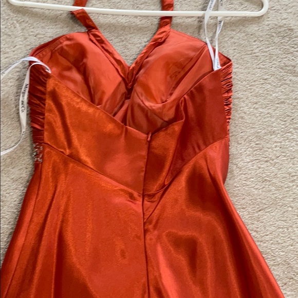 Formal Dress - Picture 4 of 7